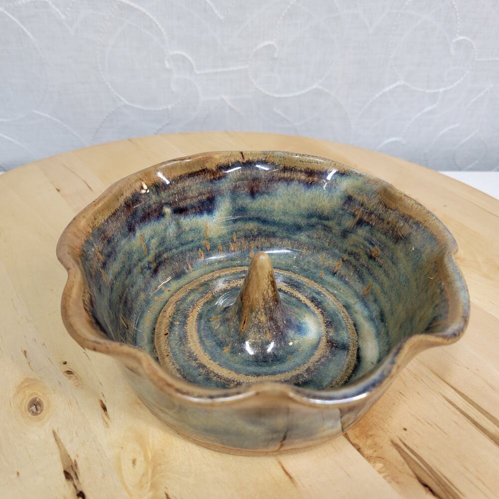 Vintage O'Quinn Pottery Ring Dish 4" Brown Green‎ Swirl Scalloped Signed Sandra